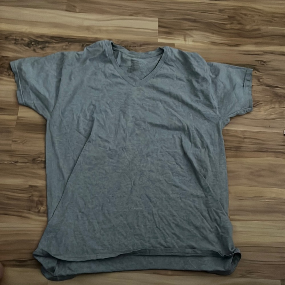 Gray t shirt